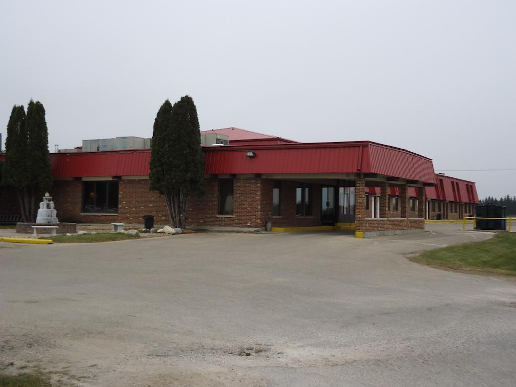 Canway Inn & Suites Dauphin Extérieur photo