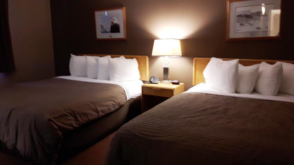 Canway Inn & Suites Dauphin Extérieur photo