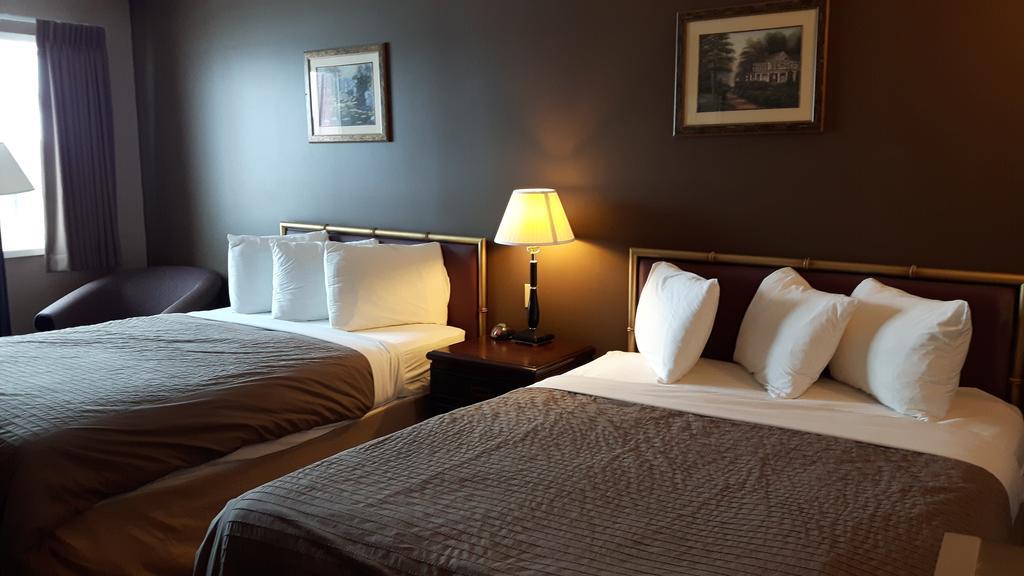 Canway Inn & Suites Dauphin Extérieur photo